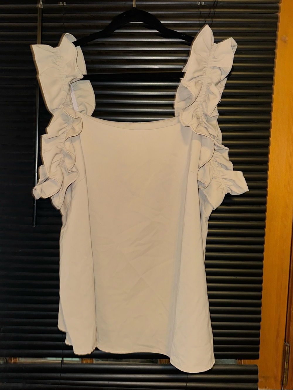Shien curve ruffle square neck tank